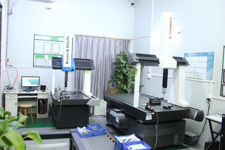 CMM inspection equipment for dimensional measurement of CNC machined parts